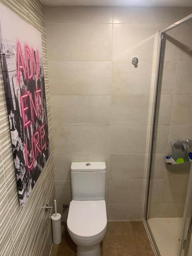 Campanar Room With Private Bathroom Valencia Buitenkant foto